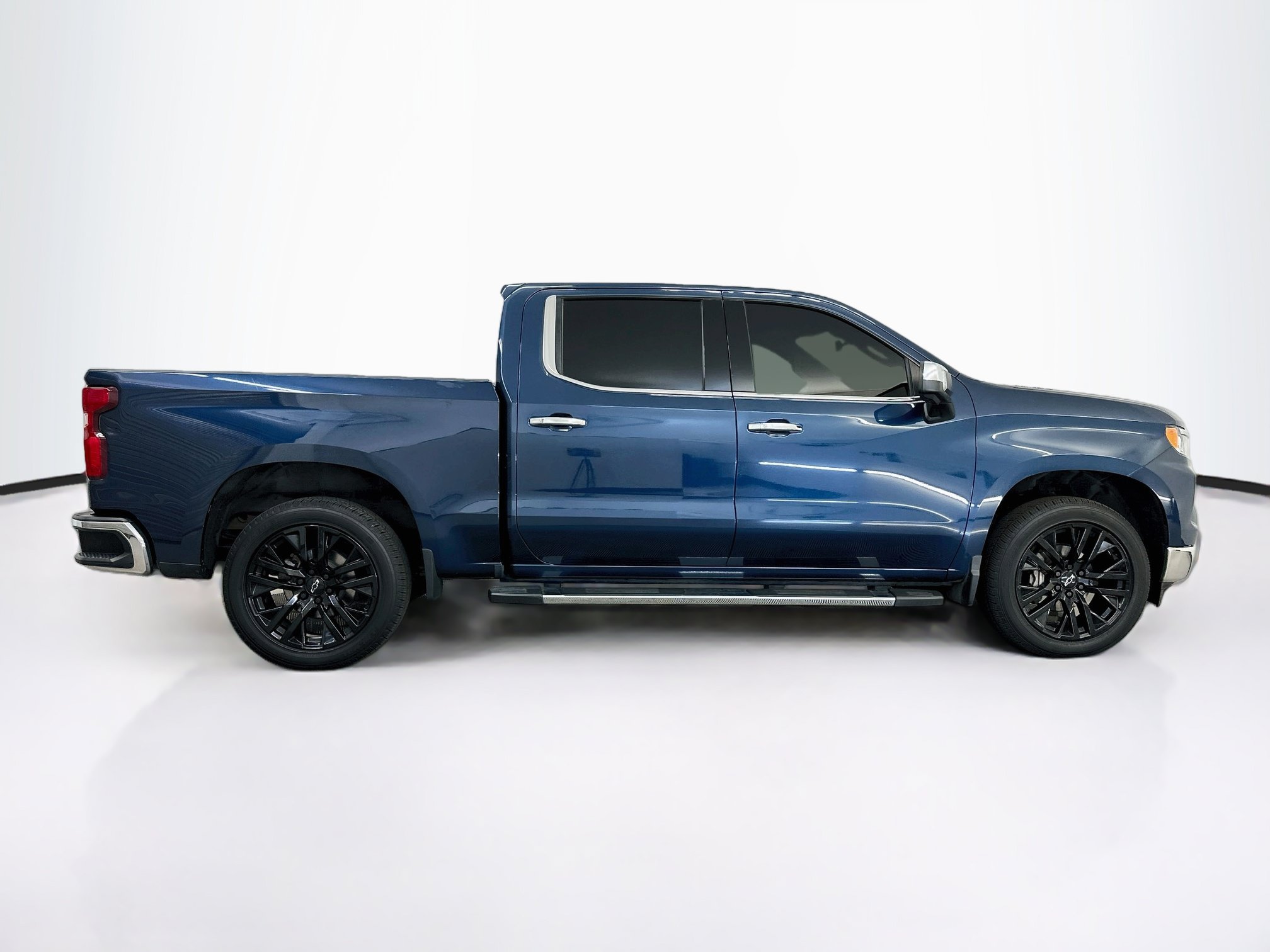 Used 2022 Chevrolet Silverado 1500 LTZ w/ Technology Package AWD/4WD image 10