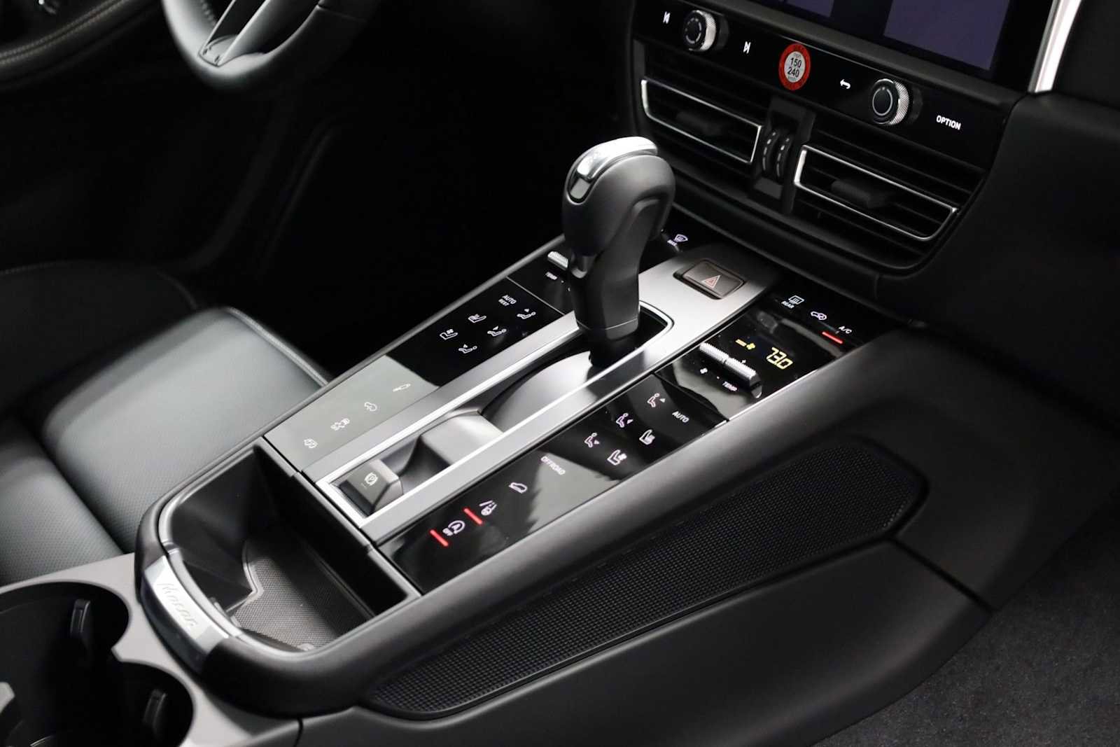 Certified 2025 Porsche Macan GTS image 21