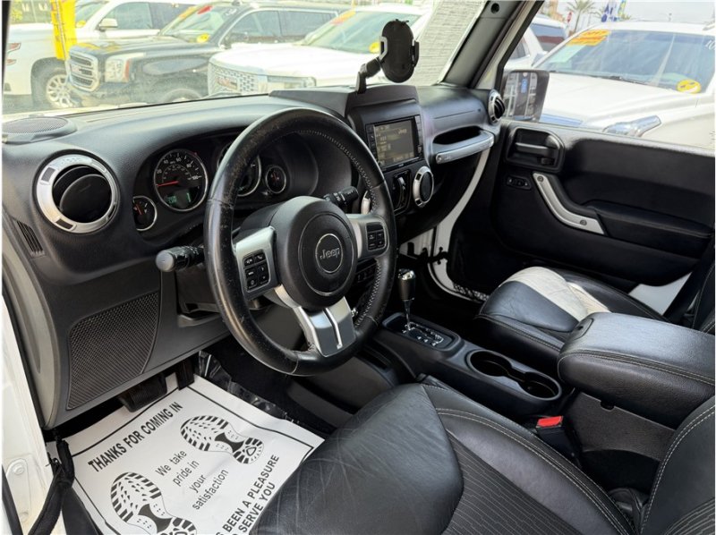 Used 2015 Jeep Wrangler Unlimited Sport AWD/4WD image 17
