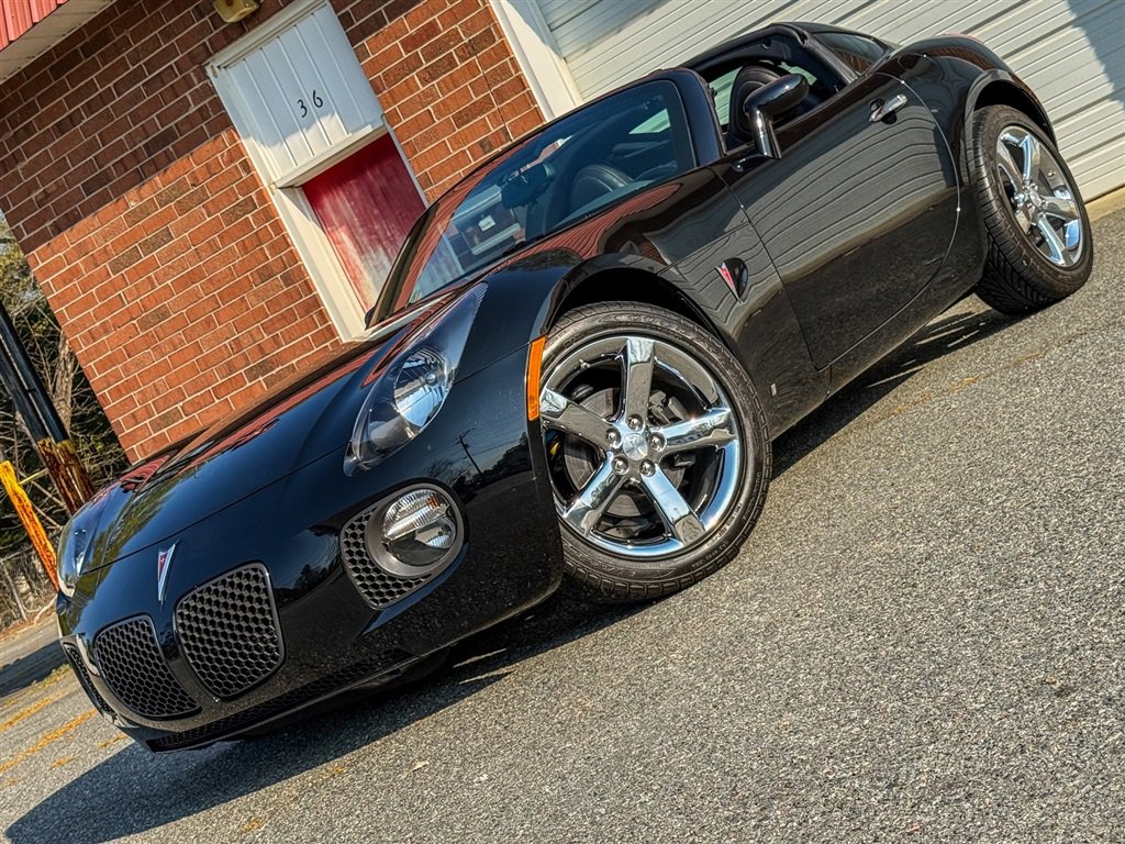 Used 2009 Pontiac Solstice GXP w/ Premium Package image 6