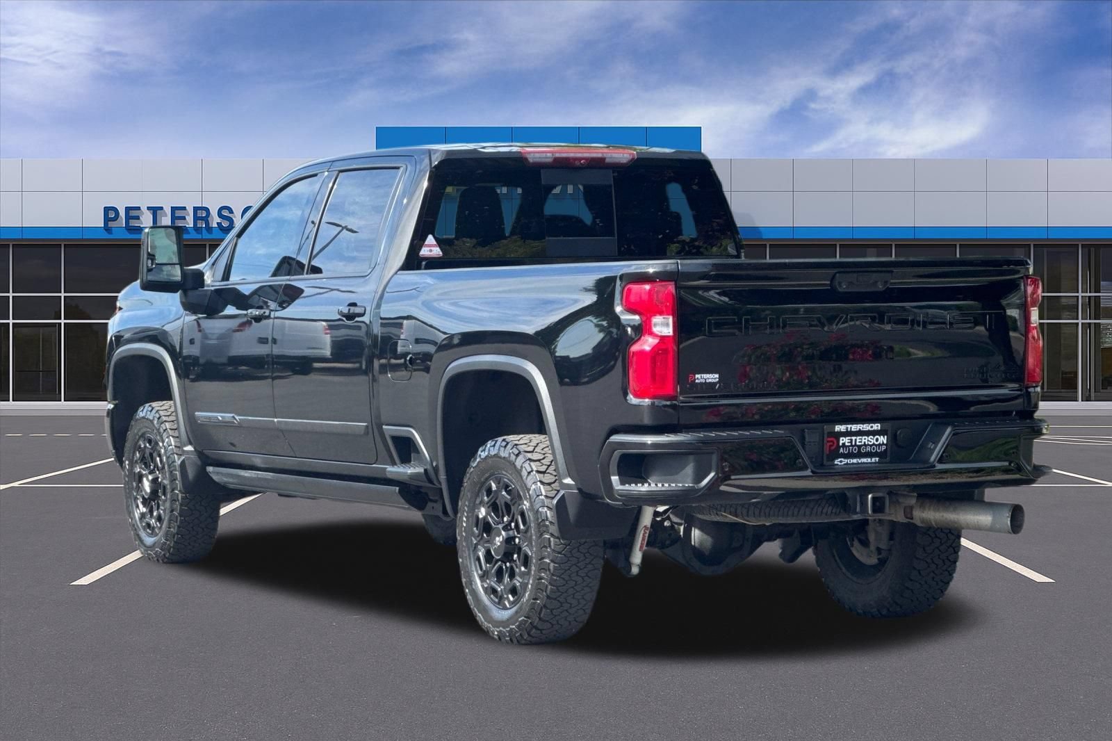 Used 2024 Chevrolet Silverado 2500 High Country w/ Midnight Edition AWD/4WD image 6