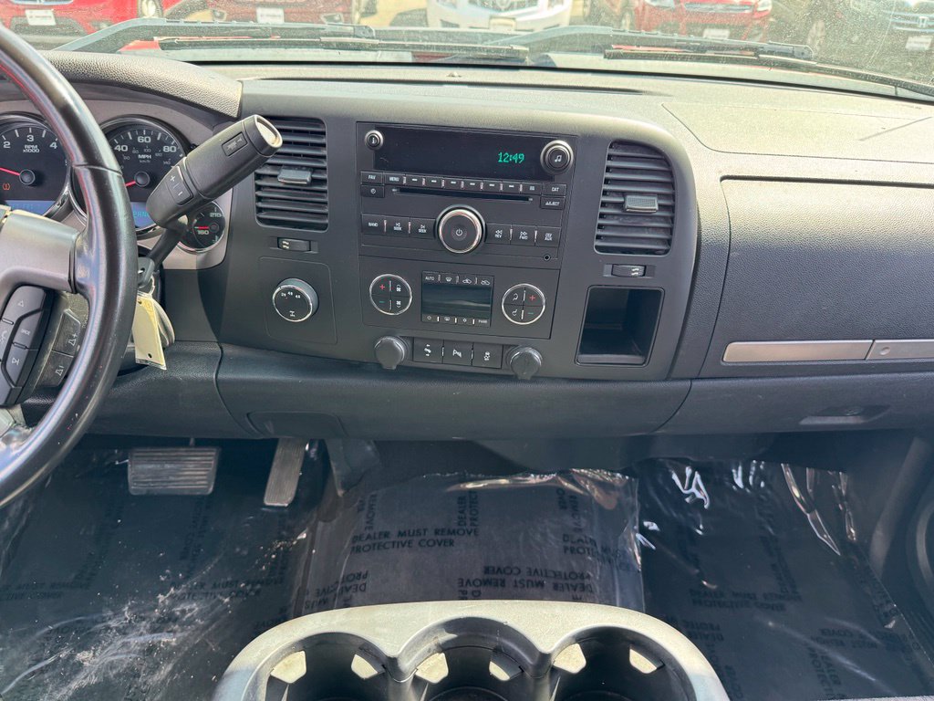 Used 2011 GMC Sierra 2500 SLE w/ SLE Preferred Package AWD/4WD image 2