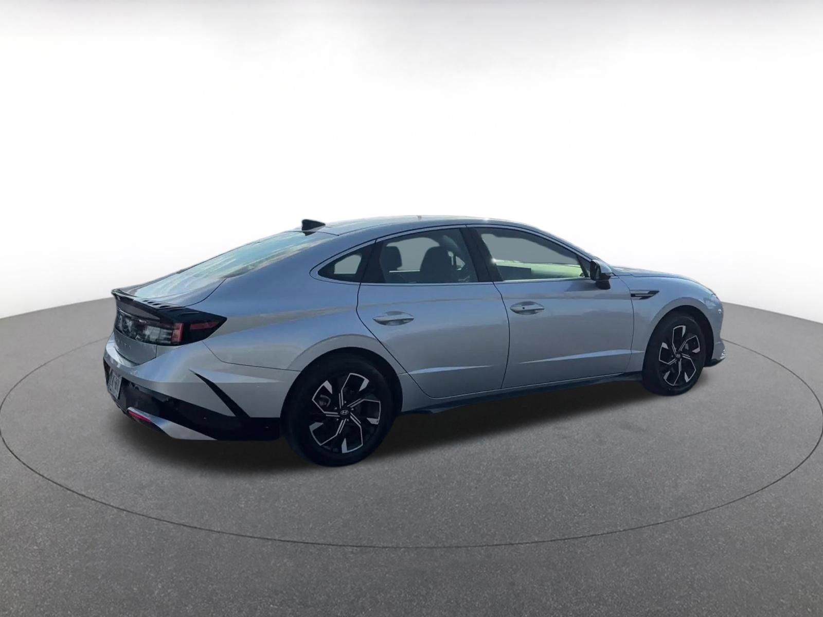 Used 2025 Hyundai Sonata SEL FWD image 14