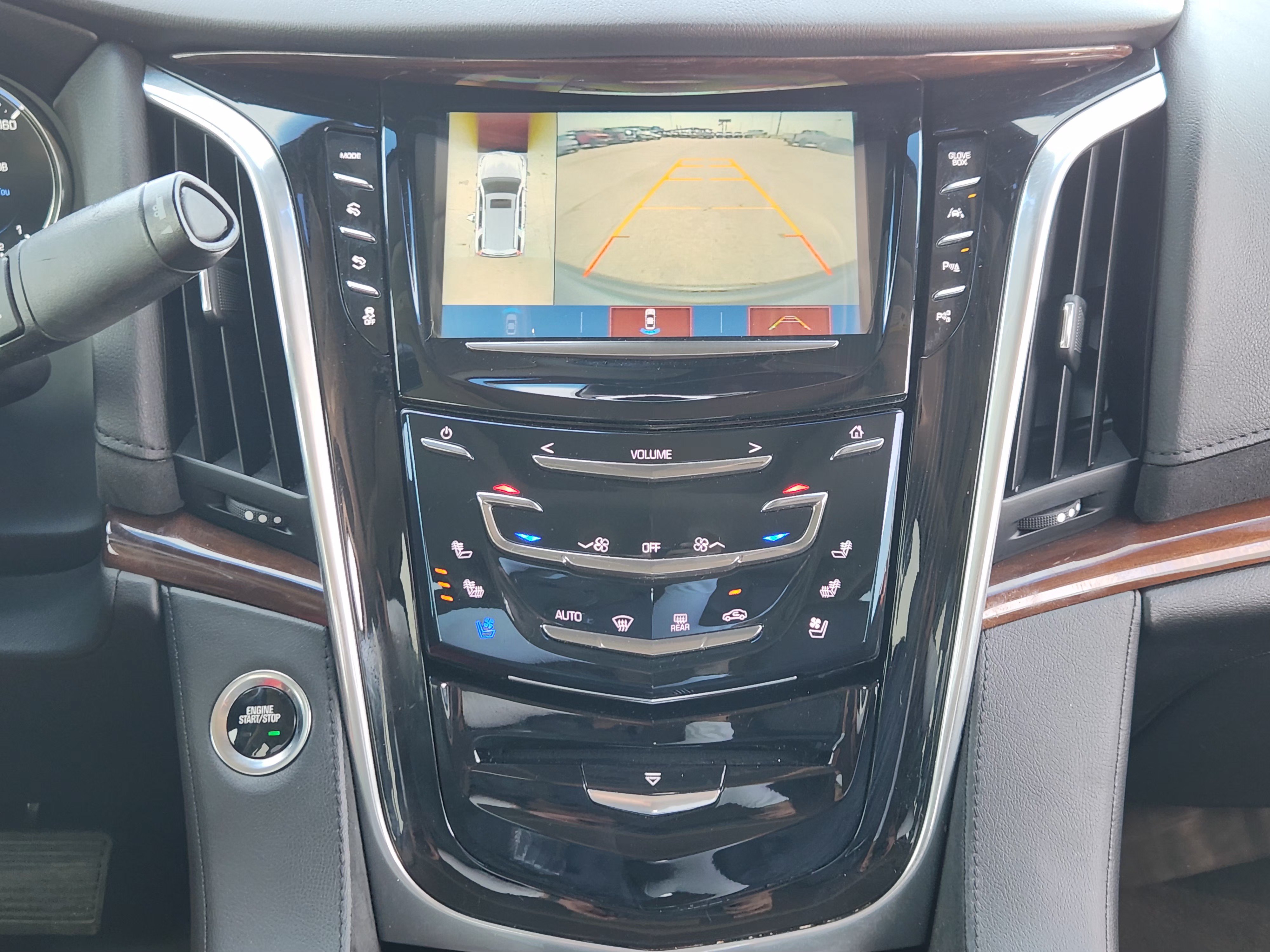 Used 2019 Cadillac Escalade Premium Luxury w/ Escalade Sport Edition RWD image 18