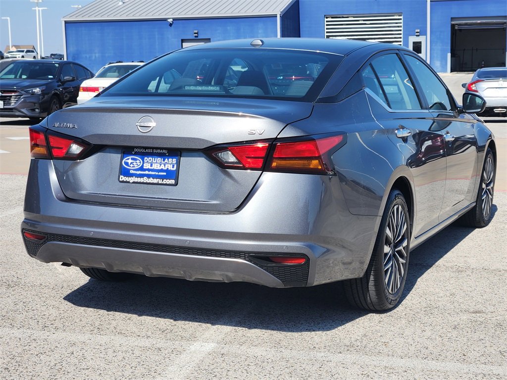 Used 2024 Nissan Altima 2.5 SV image 3