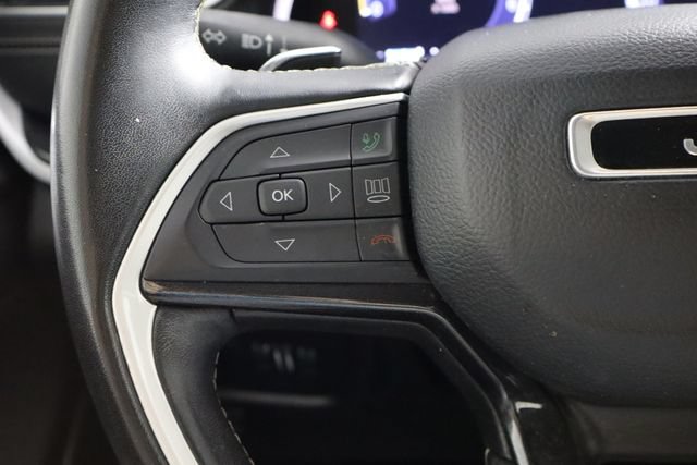 Used 2022 Jeep Grand Cherokee L Laredo w/ Luxury Tech Group I AWD/4WD image 7
