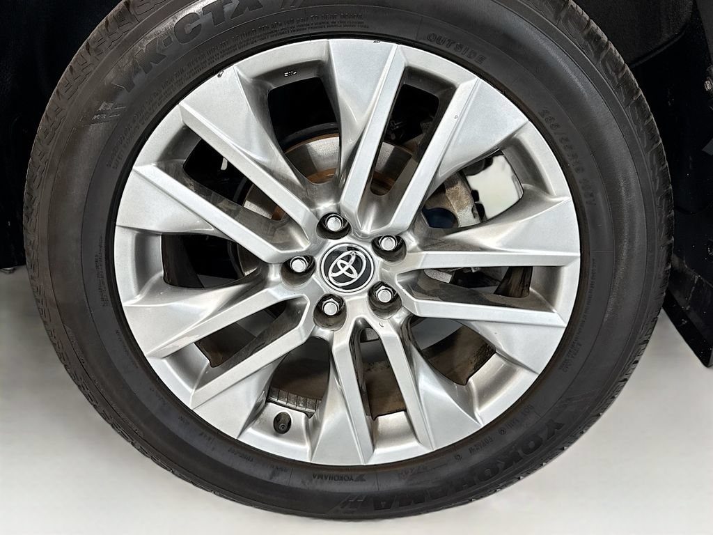 Used 2023 Toyota RAV4 XLE Premium FWD image 31