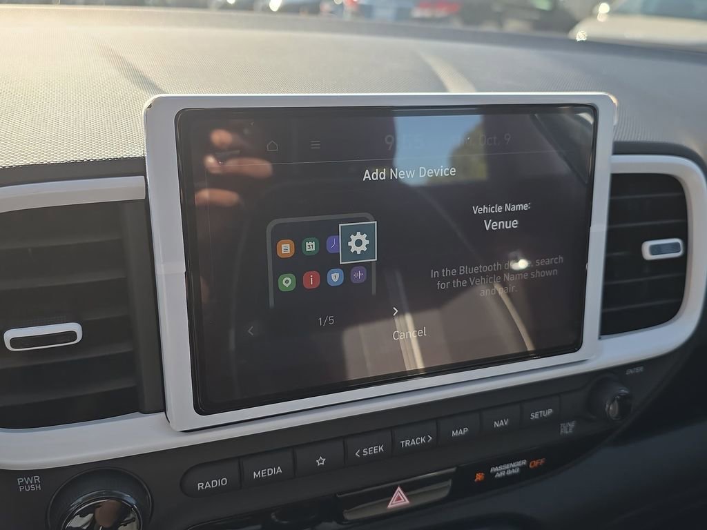 New 2025 Hyundai Venue Limited image 30