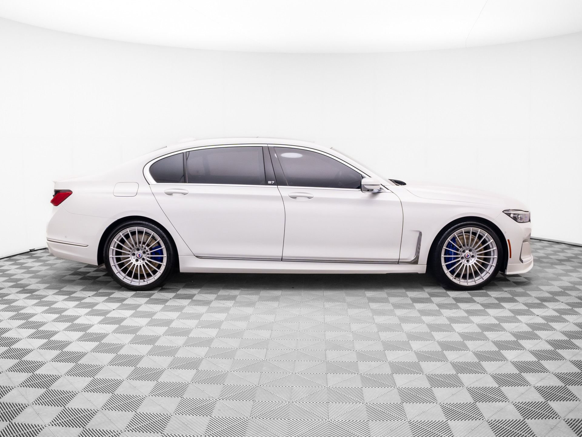 Used 2021 BMW ALPINA B7 xDrive w/ Luxury Rear Seating Package AWD/4WD image 7