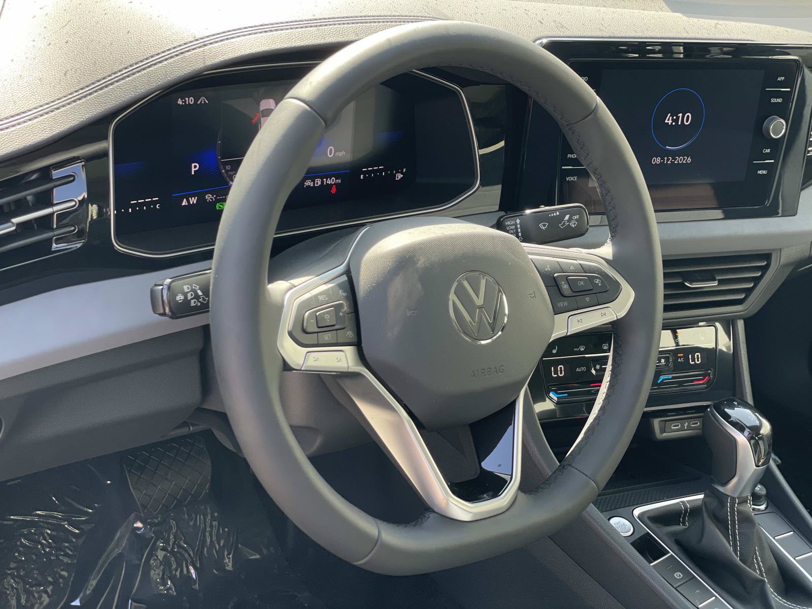 New 2026 Volkswagen Jetta SE FWD image 8