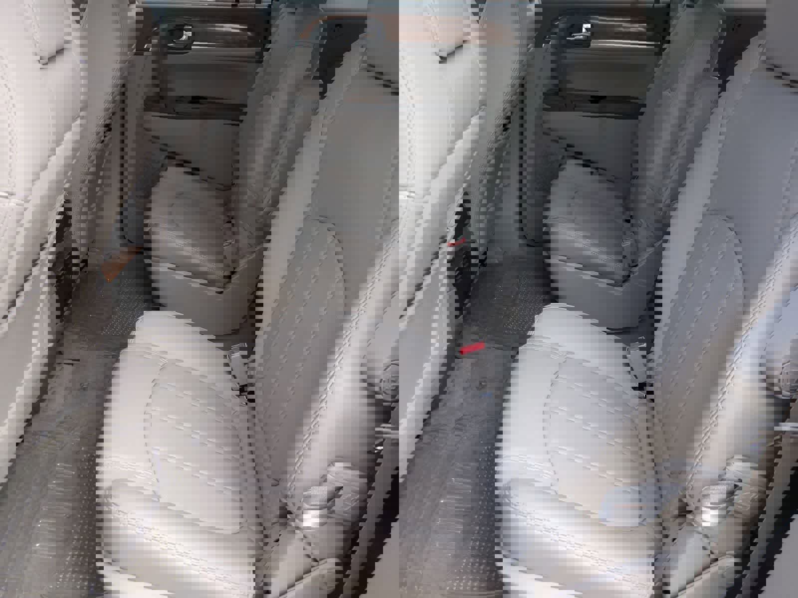 Used 2011 Buick Enclave CXL image 19