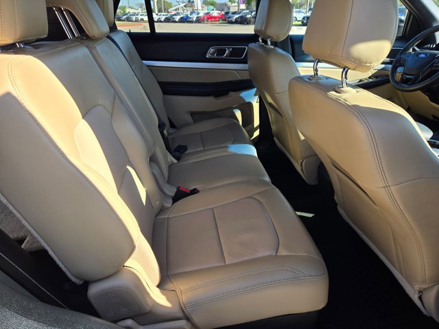 Used 2016 Ford Explorer XLT w/ Equipment Group 202A FWD image 19
