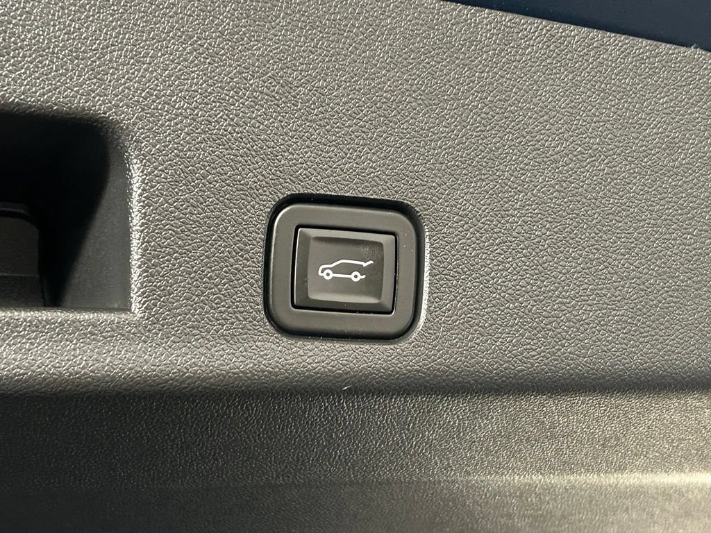 Used 2024 Chevrolet Traverse LS w/ Midnight/Sport Edition FWD image 47