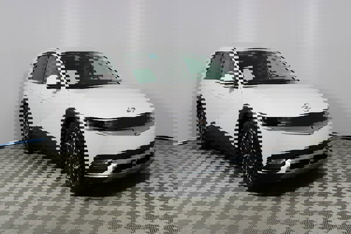 Used 2024 Hyundai Ioniq 5 SE image 26