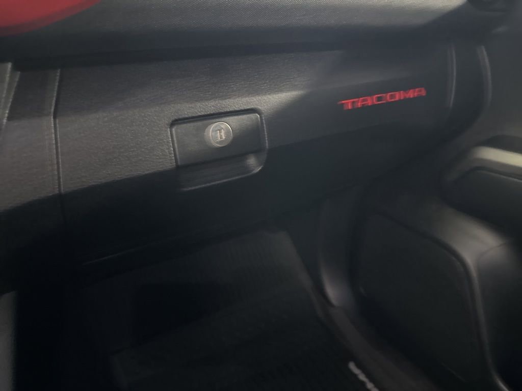 Used 2016 Toyota Tacoma SR image 49