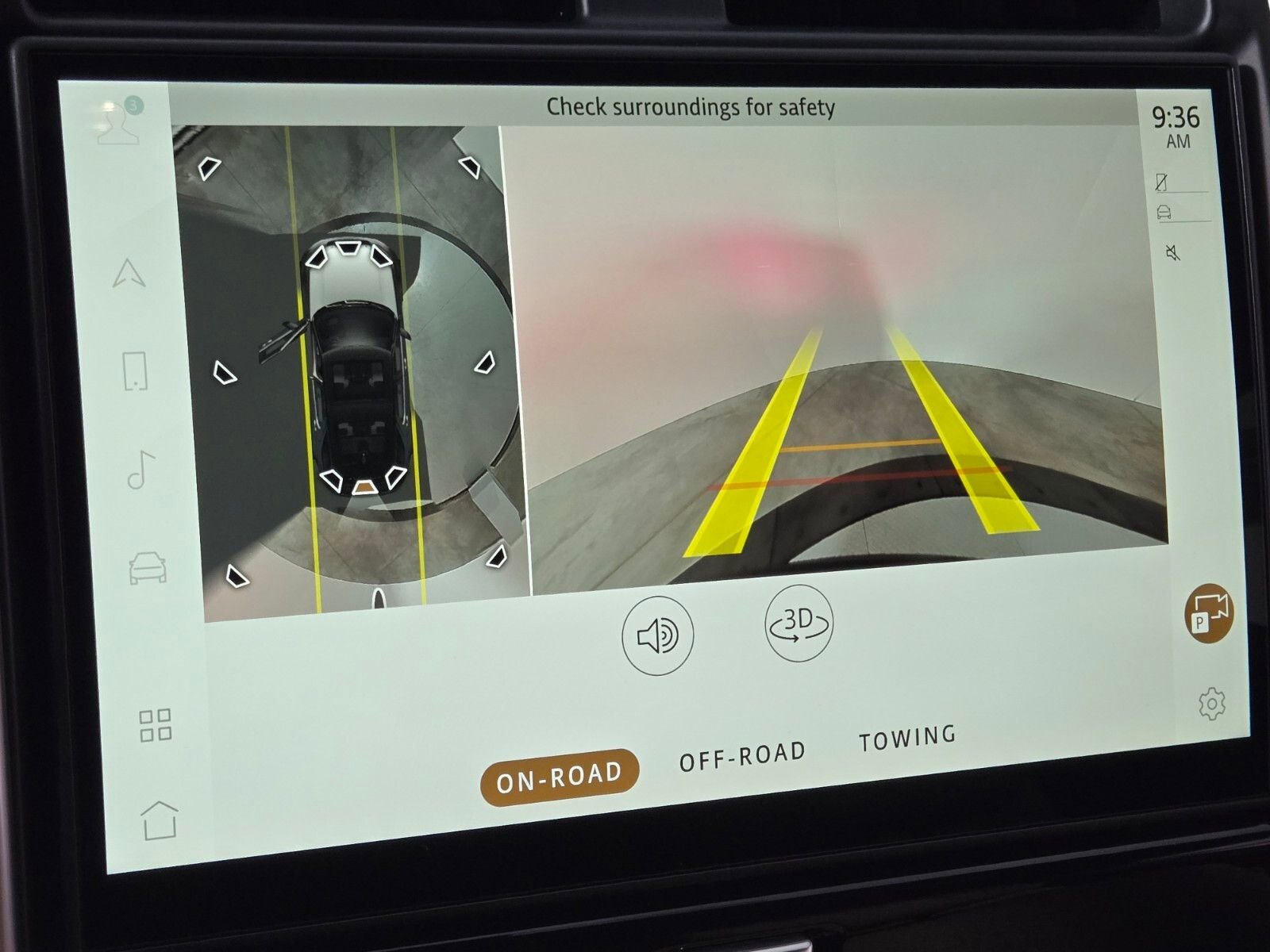 Used 2025 Land Rover Discovery Dynamic SE image 27