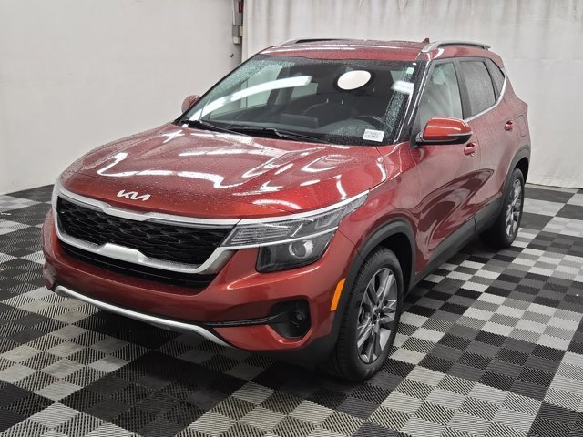 Certified 2023 Kia Seltos S image 3