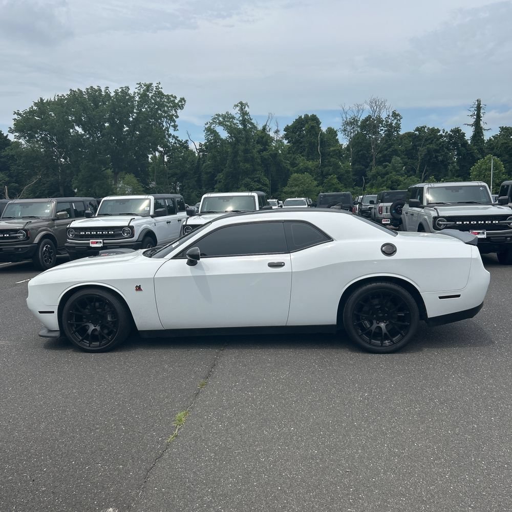 Used 2017 Dodge Challenger R/T Scat Pack RWD image 5
