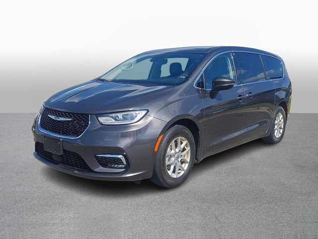 Used 2023 Chrysler Pacifica Touring-L FWD image 1