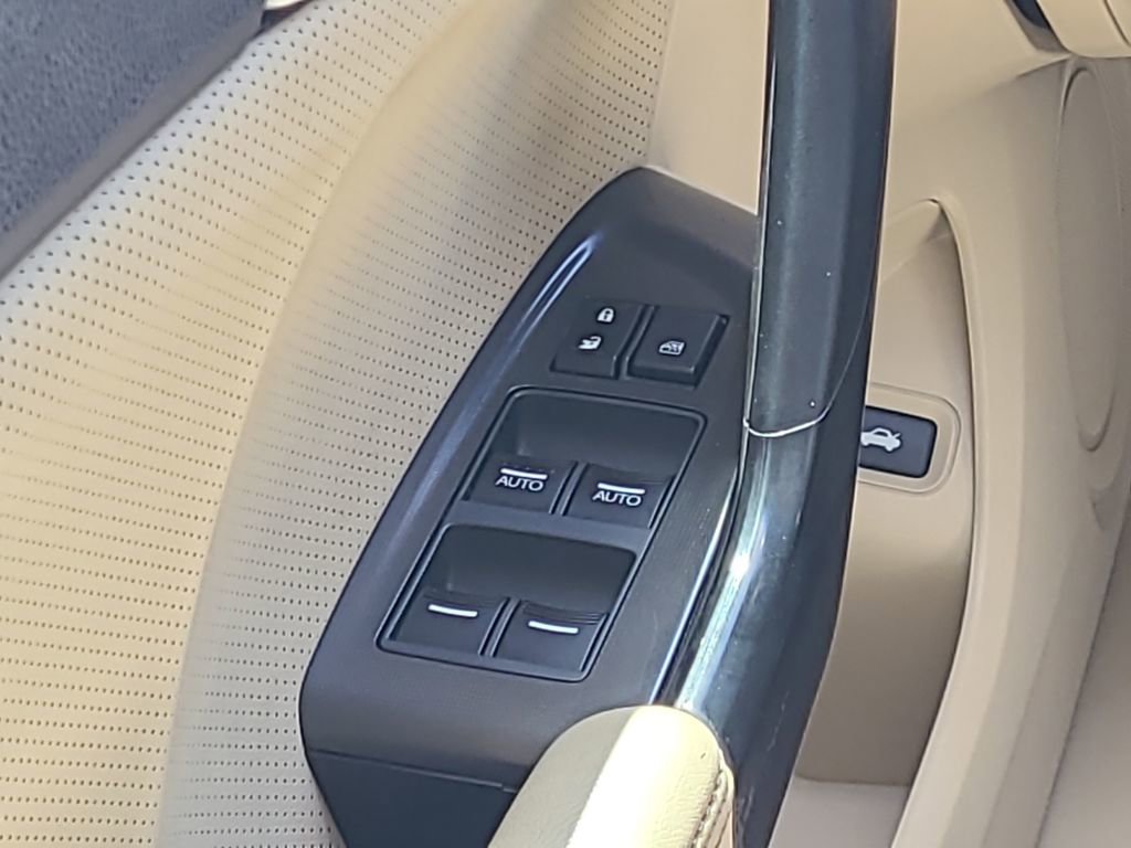 Used 2013 Acura TSX Sedan image 32