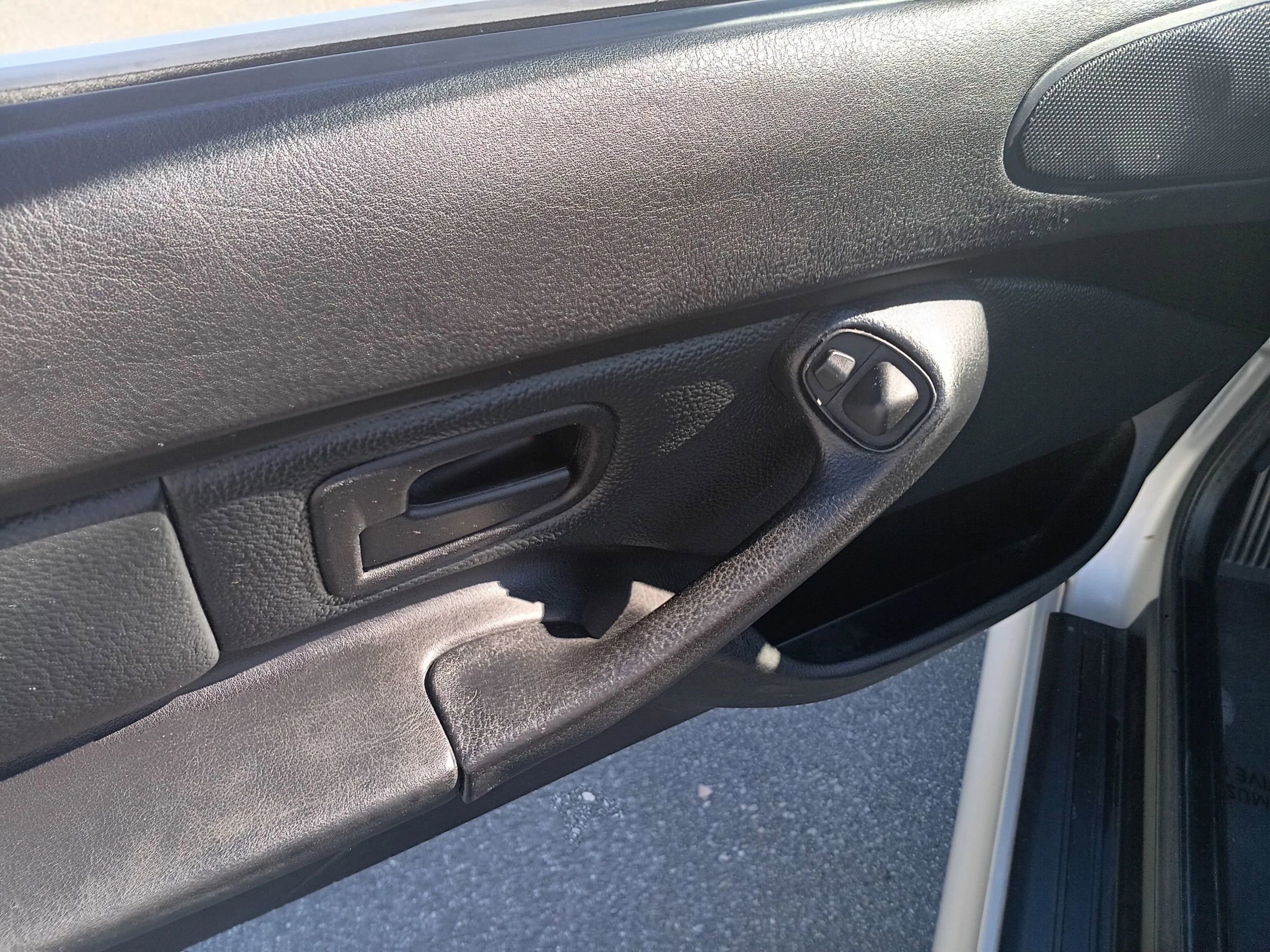 Used 2002 BMW Z3 2.5i image 28