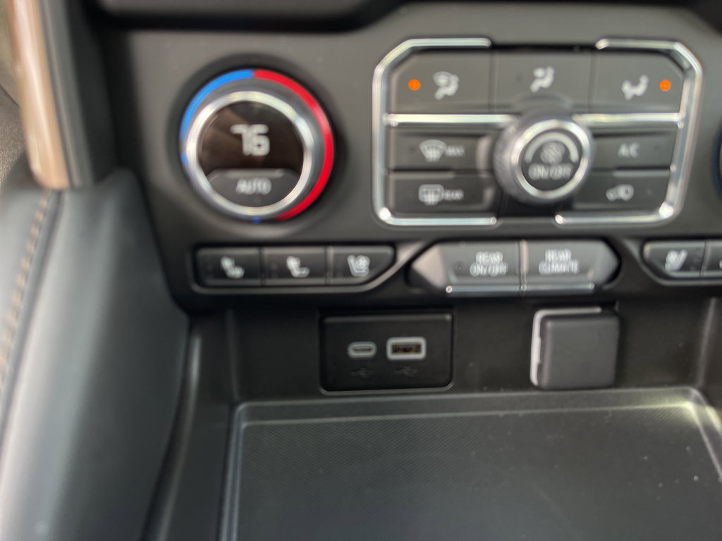 Used 2024 Chevrolet Tahoe High Country w/ Premium Package image 30