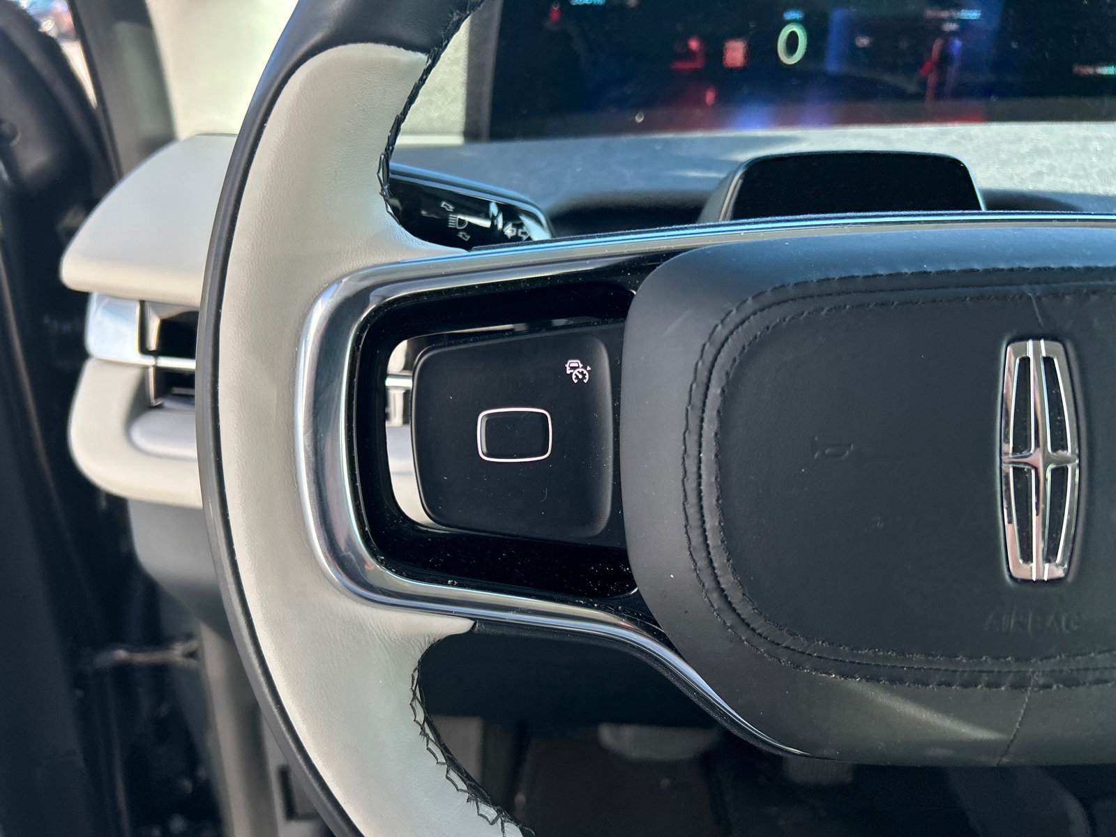New 2026 Lincoln Navigator L Reserve AWD/4WD image 19