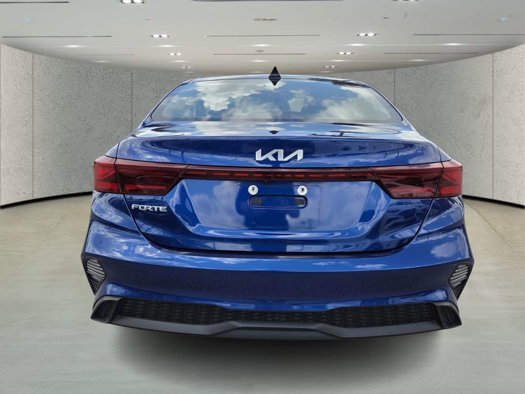 Used 2022 Kia Forte LXS w/ LXS Technology Package image 4