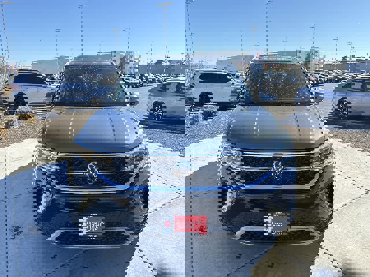 Used 2022 Volkswagen Taos SEL image 3