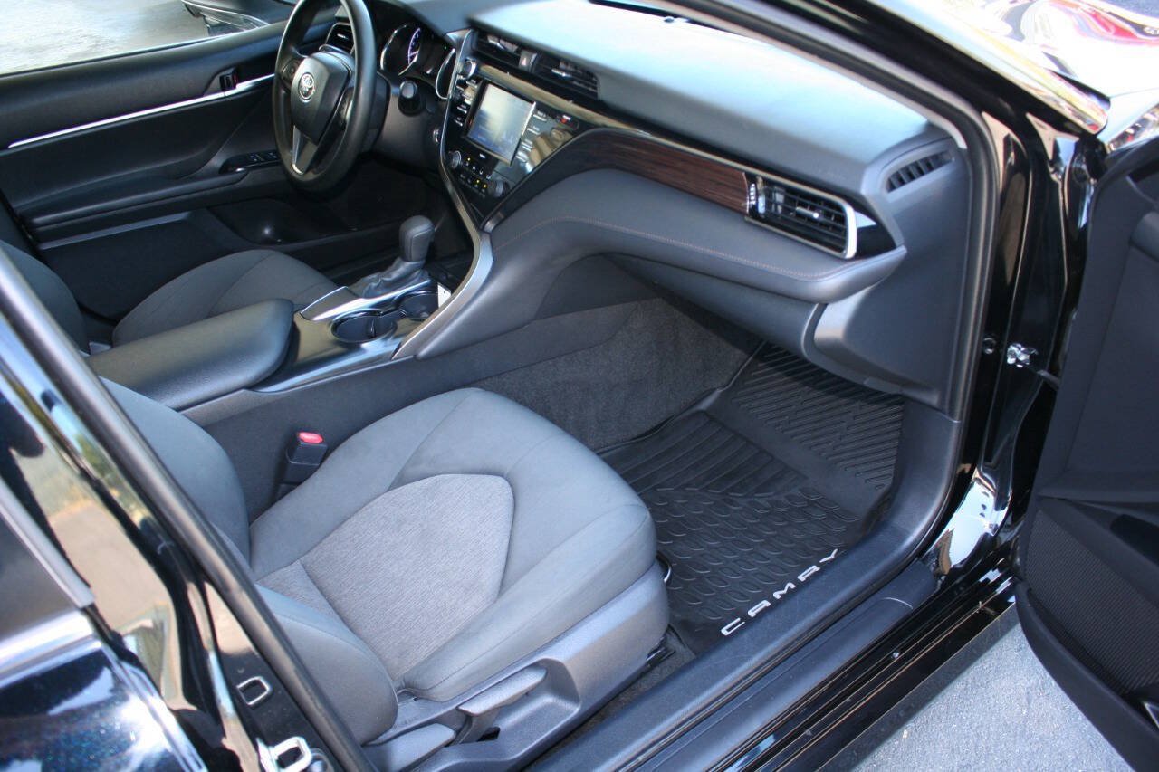 Used 2020 Toyota Camry LE w/ Convenience Package FWD image 14