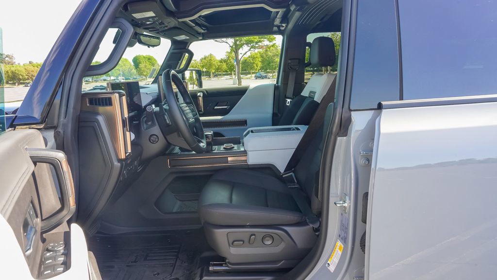 Used 2025 GMC Hummer EV 2X w/ LPO, Cargo Utility Package AWD/4WD image 24