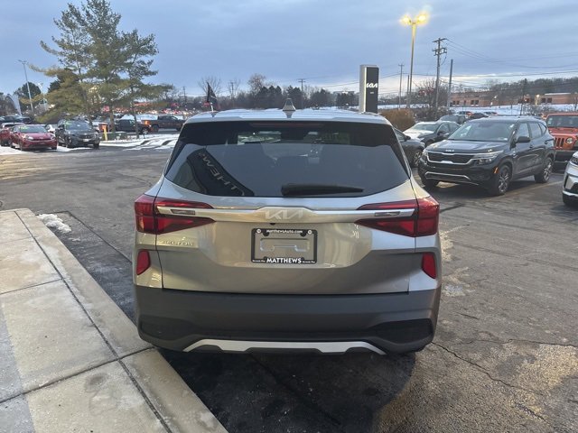 Certified 2023 Kia Seltos LX image 5
