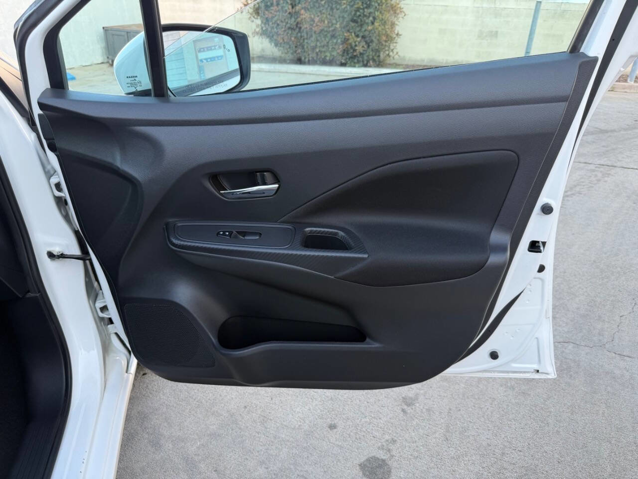 Used 2021 Nissan Versa SV image 38