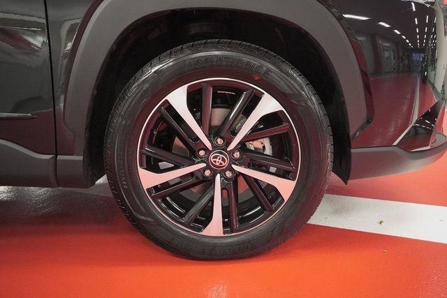 Certified 2024 Toyota Corolla Cross XSE image 40