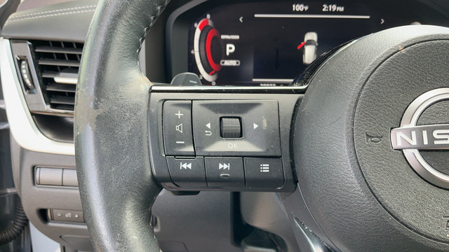 Used 2023 Nissan Rogue Platinum AWD/4WD image 12
