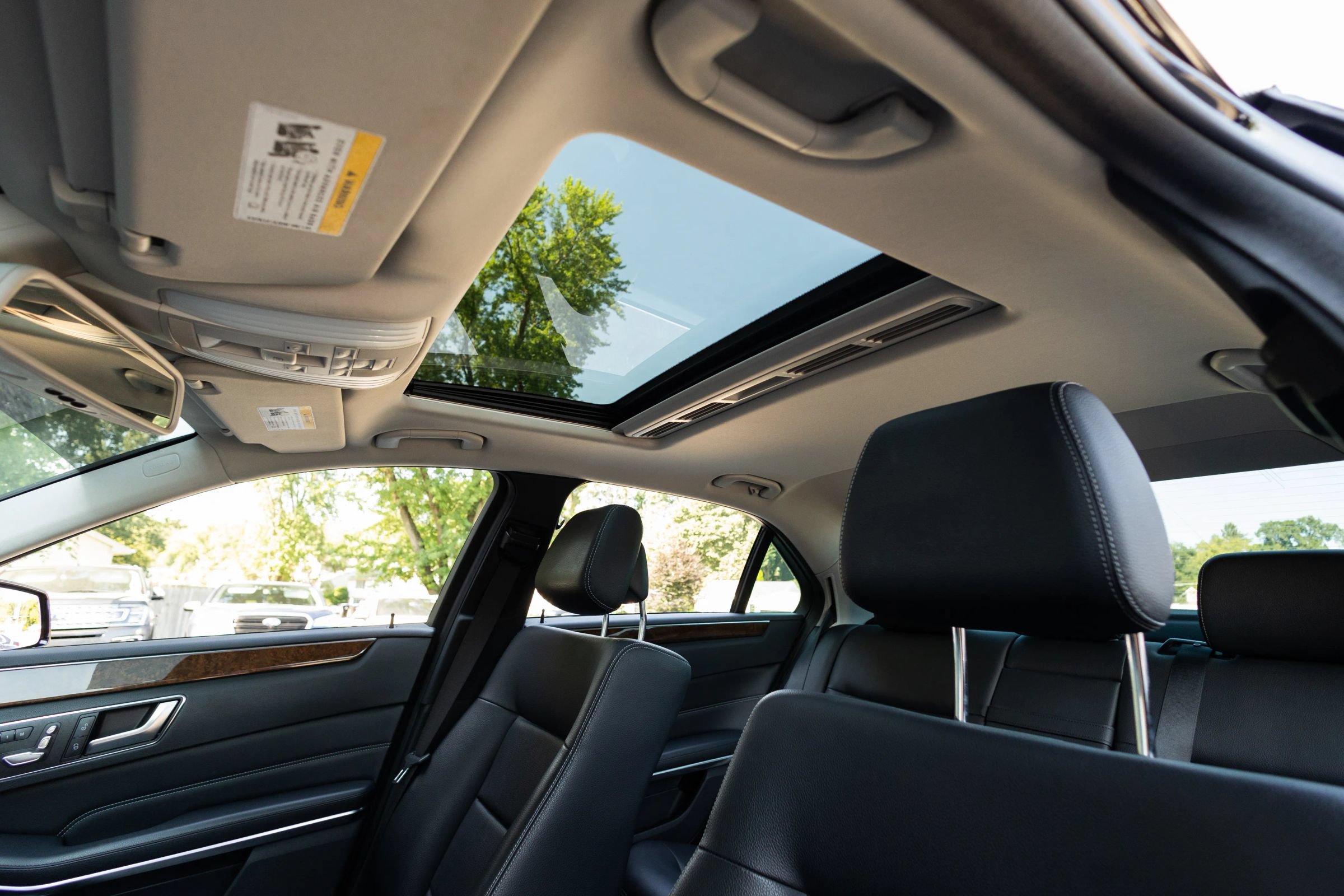 Used 2014 Mercedes-Benz E 350 4MATIC Sedan image 15