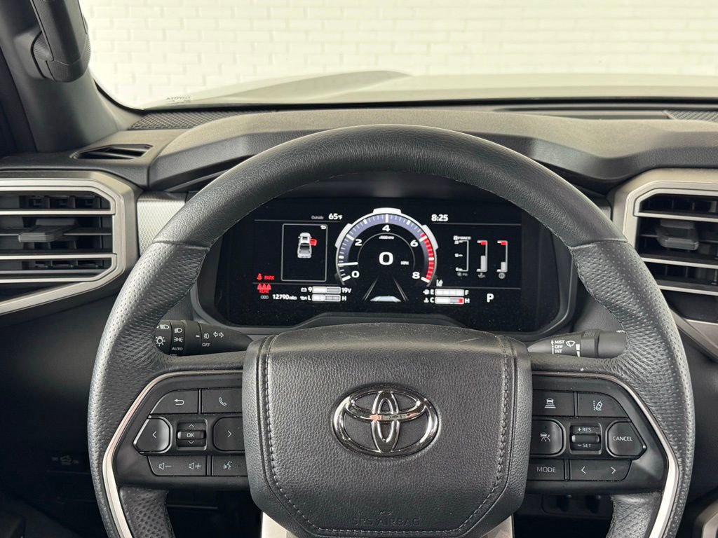 Used 2025 Toyota Tundra Limited AWD/4WD image 33