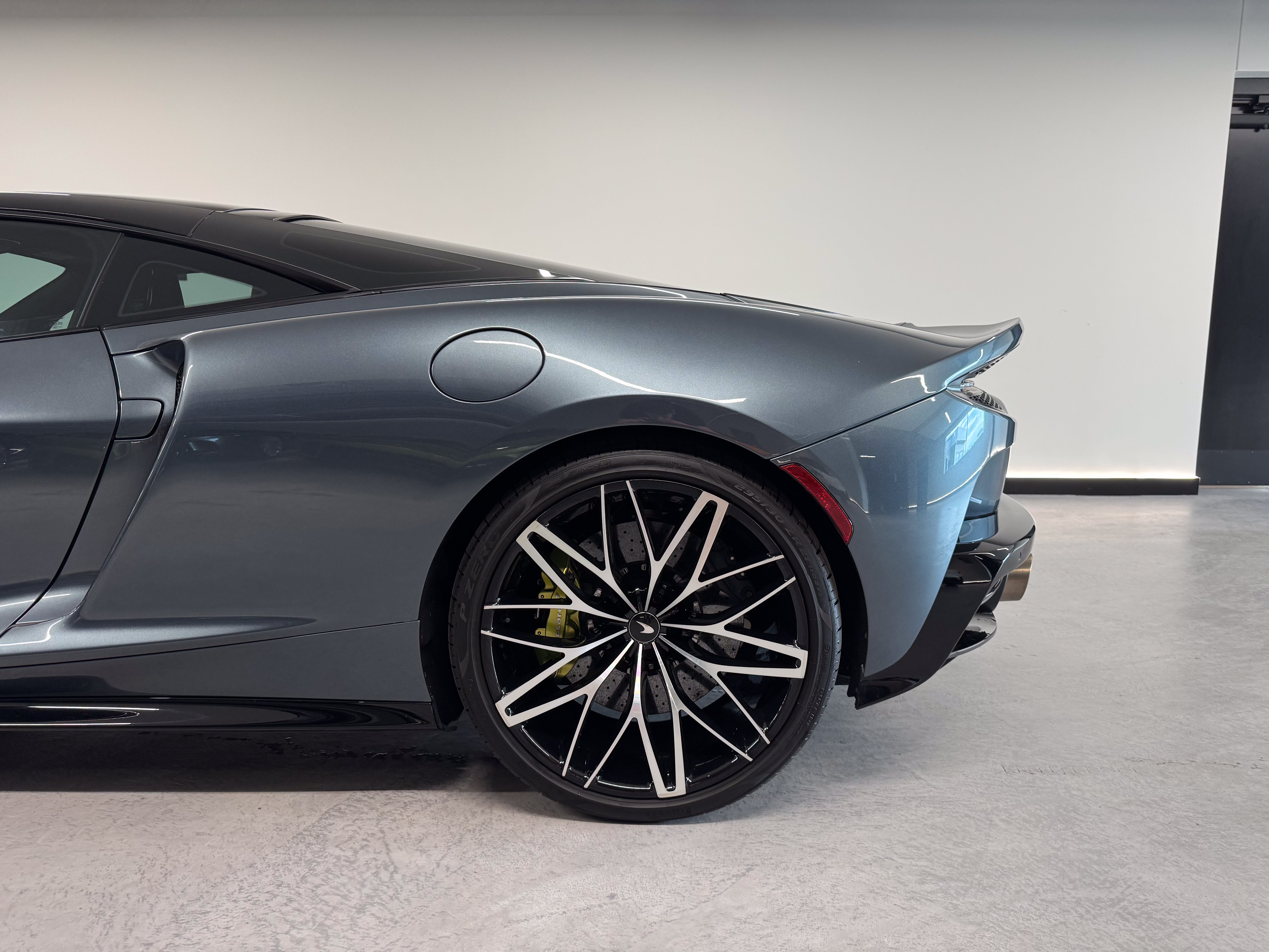 Used 2023 McLaren GT RWD image 7