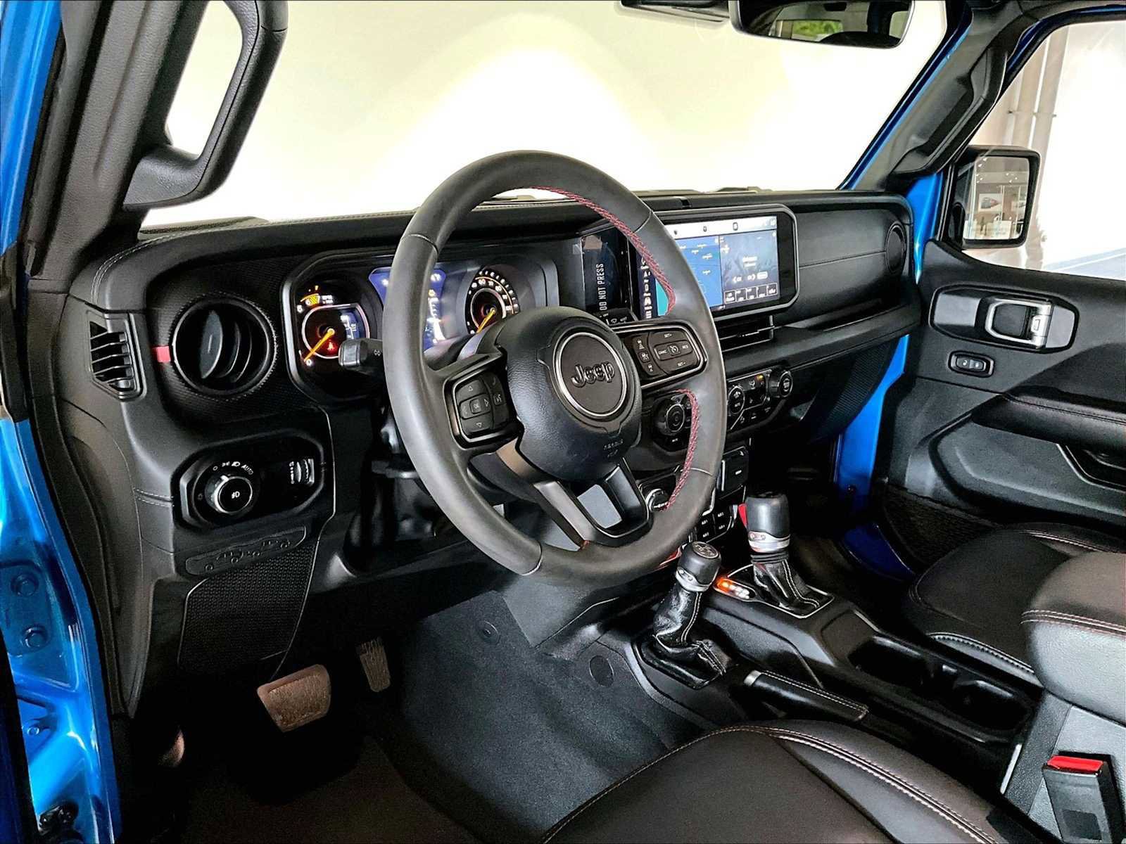 Used 2024 Jeep Wrangler Unlimited Rubicon AWD/4WD image 7