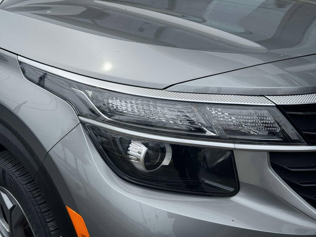 Used 2024 Kia Seltos LX AWD/4WD image 8