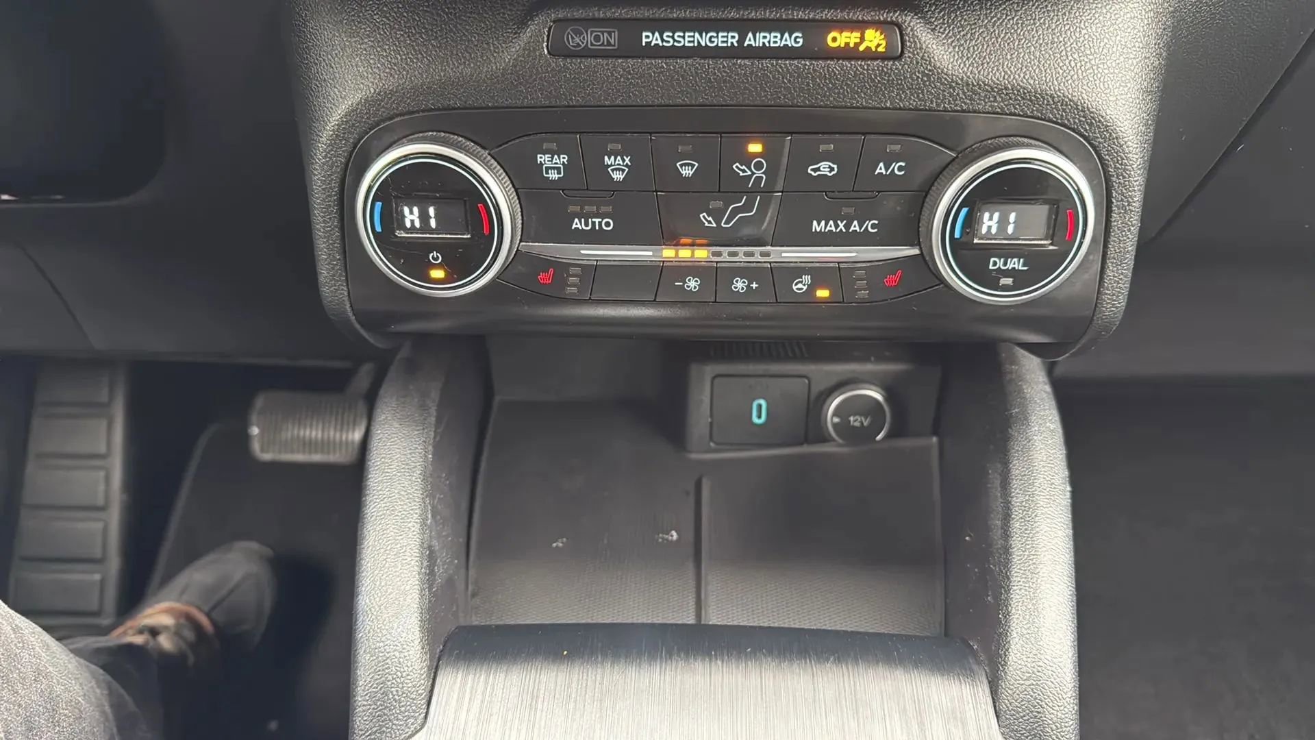 Used 2020 Ford Escape Titanium image 20