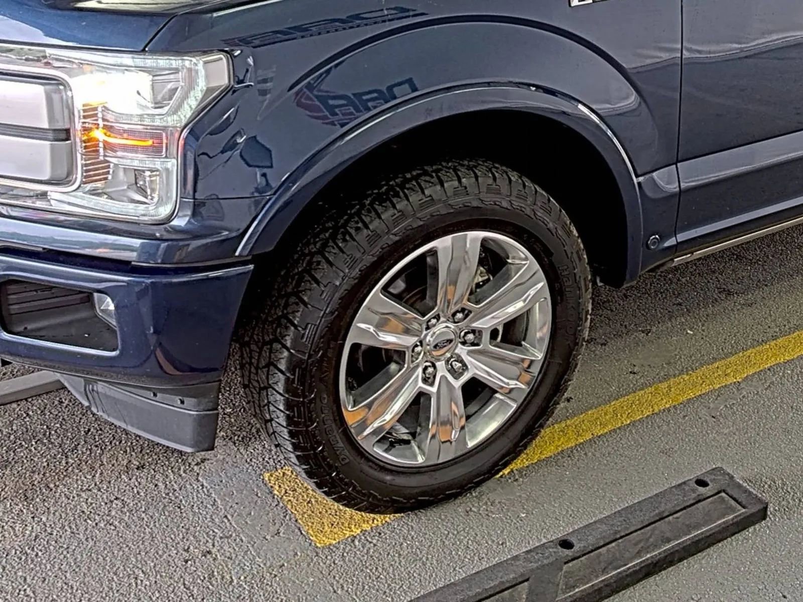 Used 2018 Ford F150 Platinum w/ Equipment Group 701A Luxury AWD/4WD image 6