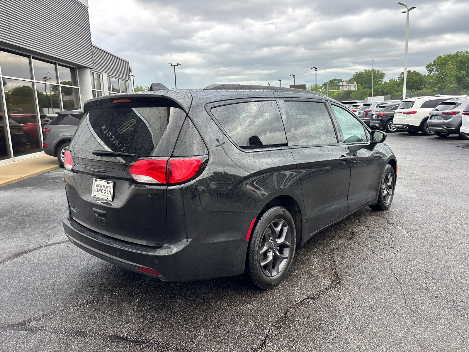 Used 2020 Chrysler Pacifica Touring-L Plus FWD image 7