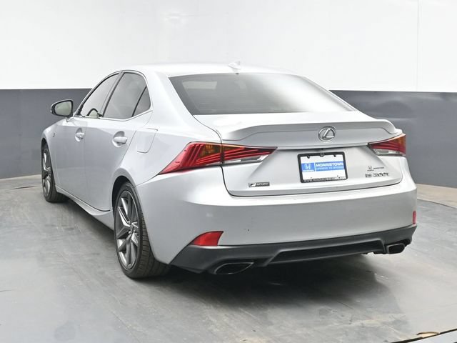 Used 2017 Lexus IS 200t F Sport w/ F Sport Package RWD image 7