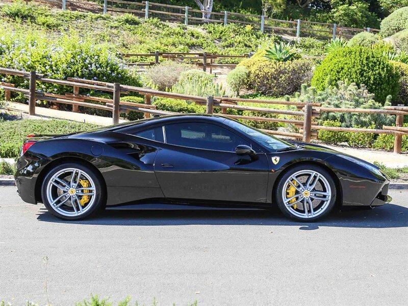 Used 2016 Ferrari 488 GTB RWD image 11