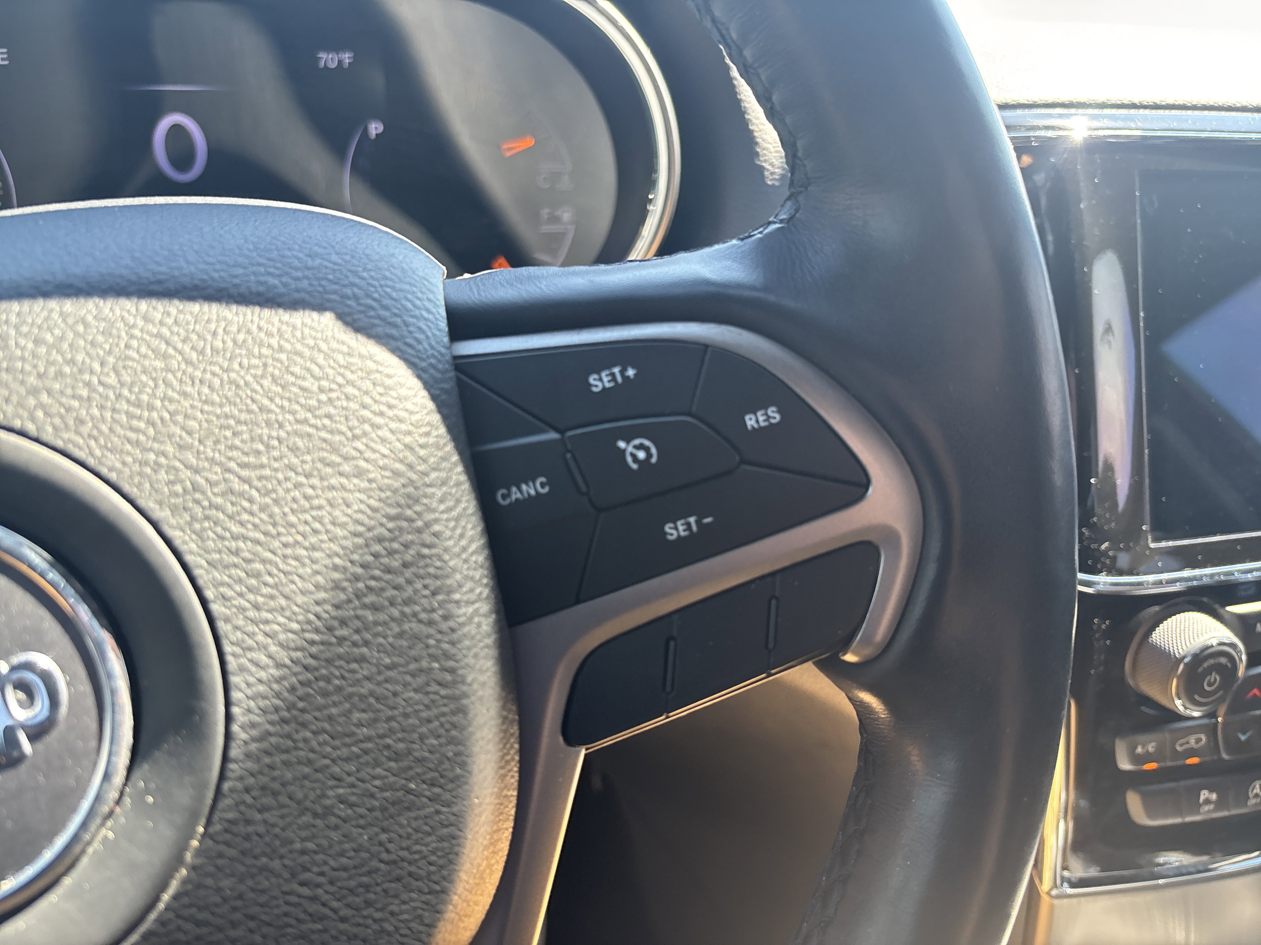 Used 2021 Jeep Grand Cherokee Laredo X AWD/4WD image 19