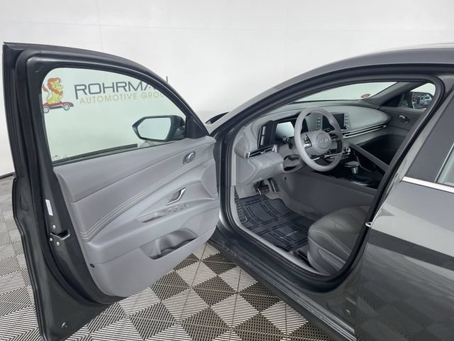 New 2026 Hyundai Elantra SEL Sport Premium FWD image 17