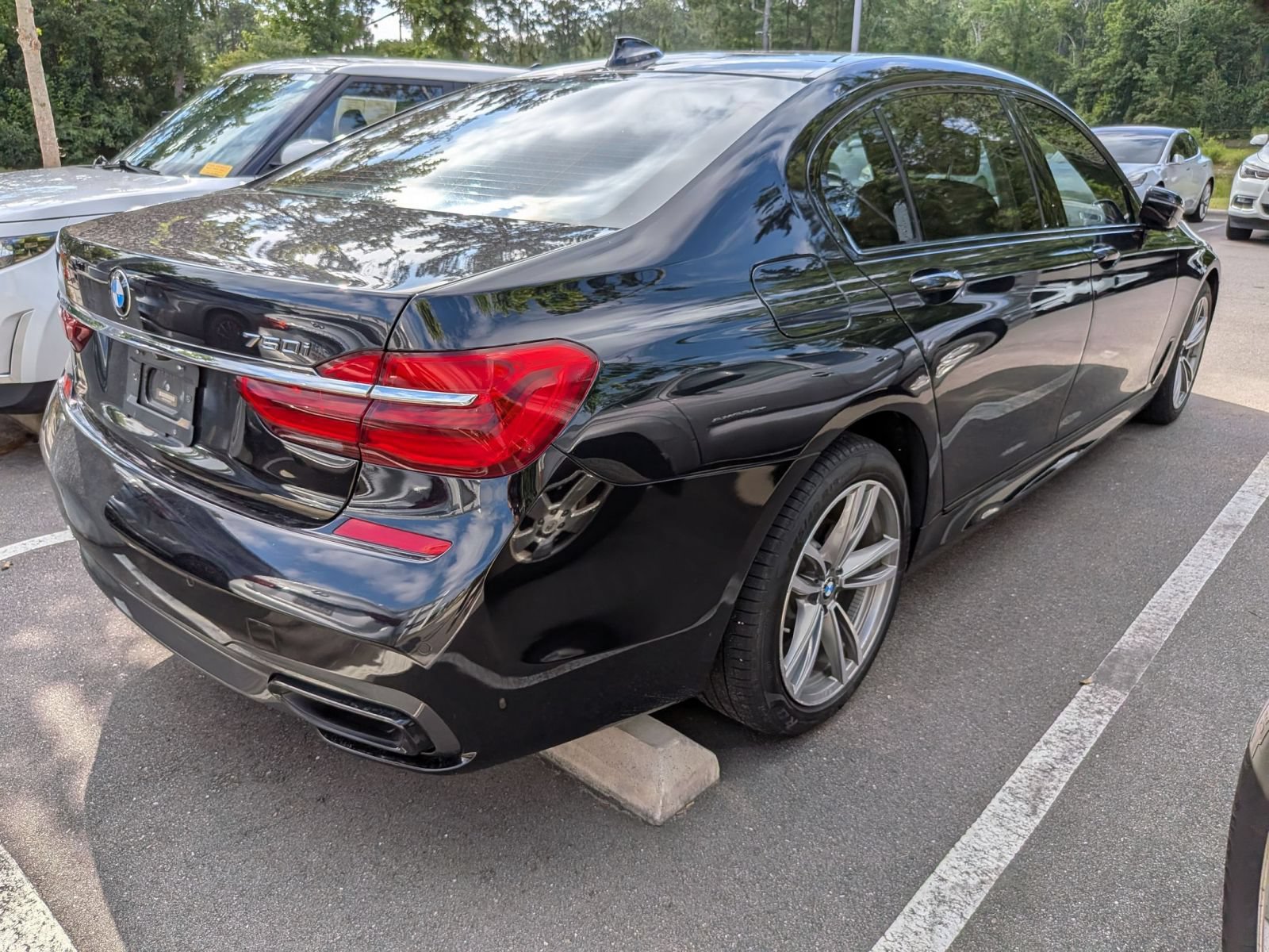 Used 2018 BMW 750i RWD image 2