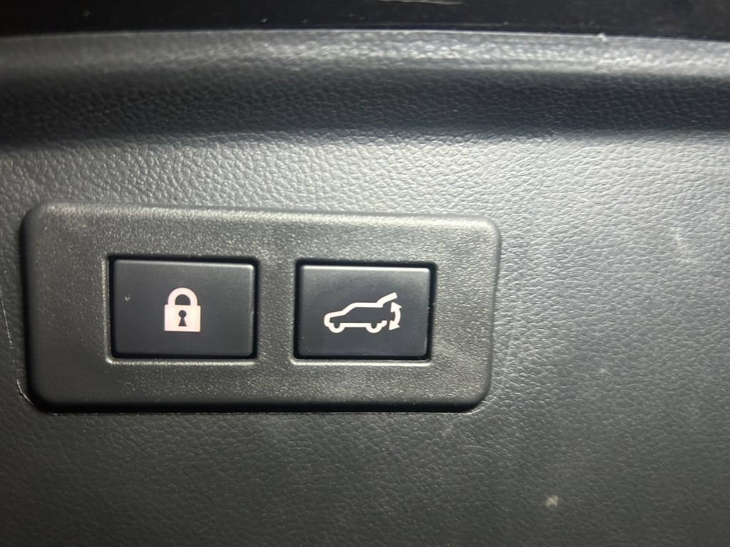 Used 2022 Subaru Outback Limited AWD/4WD image 19