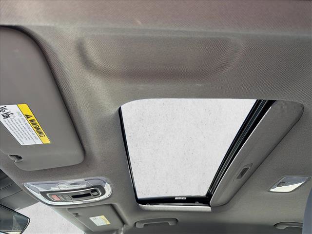 Used 2025 Hyundai Elantra SEL image 21